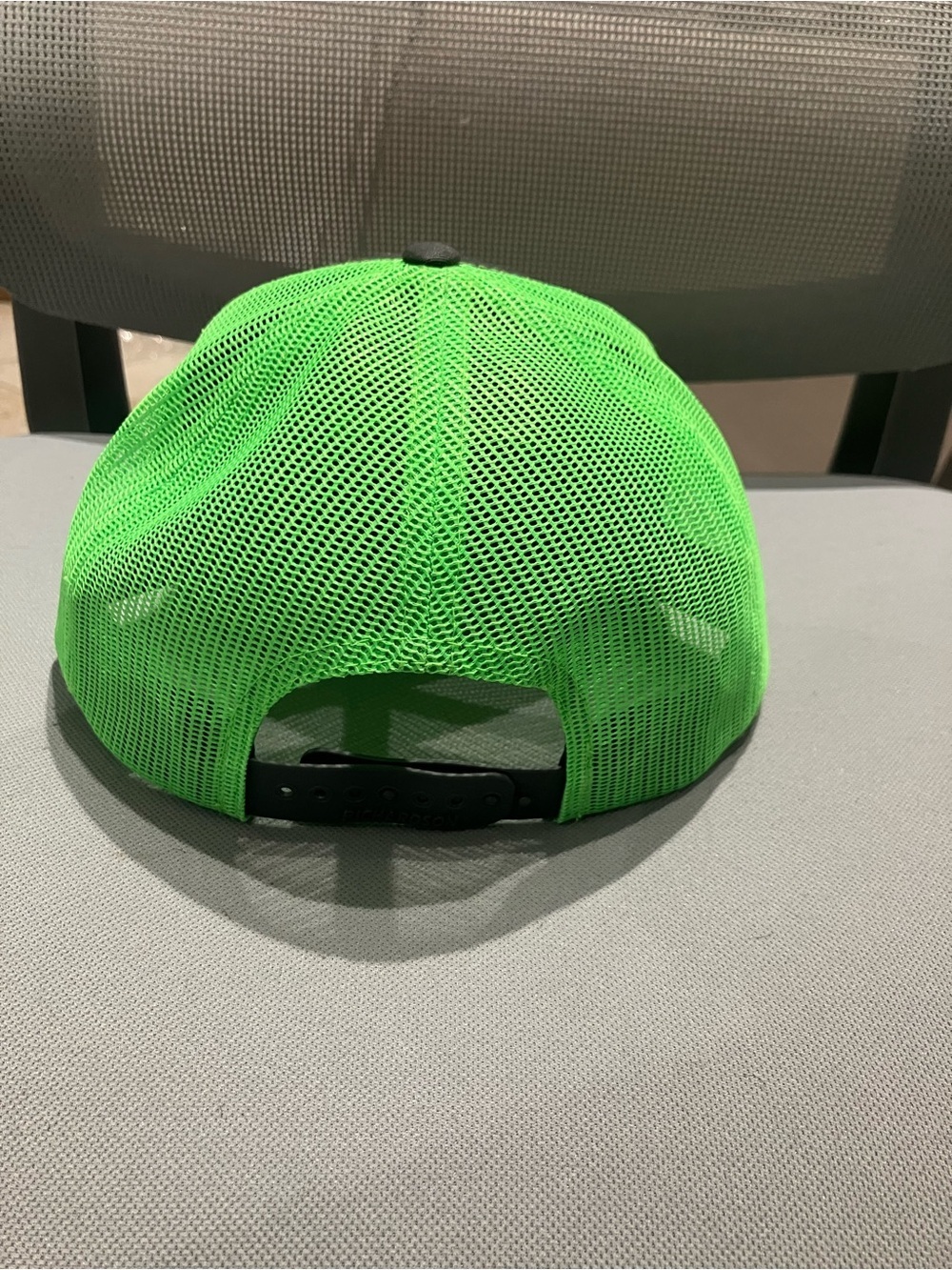 Black and Green Mesh Logo Cap - Picture 2 of 3